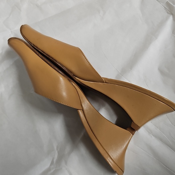 Tommy Bahama Mules All Leather Made in Spain 6M EUC Nude Natural Tan - Picture 7 of 10